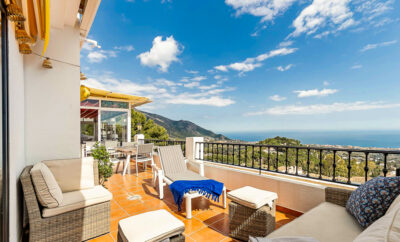 Penthouse Apartment with Stunning Views in Mijas Pueblo!