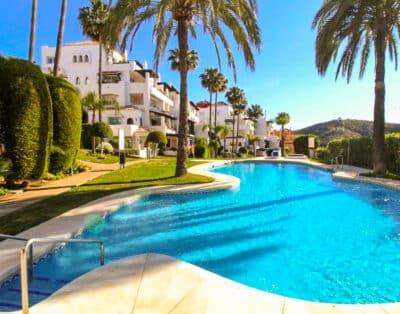 57 - Apartamento con Vistas al Mar en Calahonda, Mijas