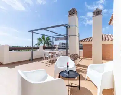 116 – Penthouse with Views and Pool, 5min away from Golf Course!